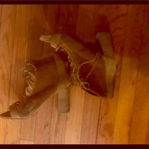 Marc Fisher lace up shooties